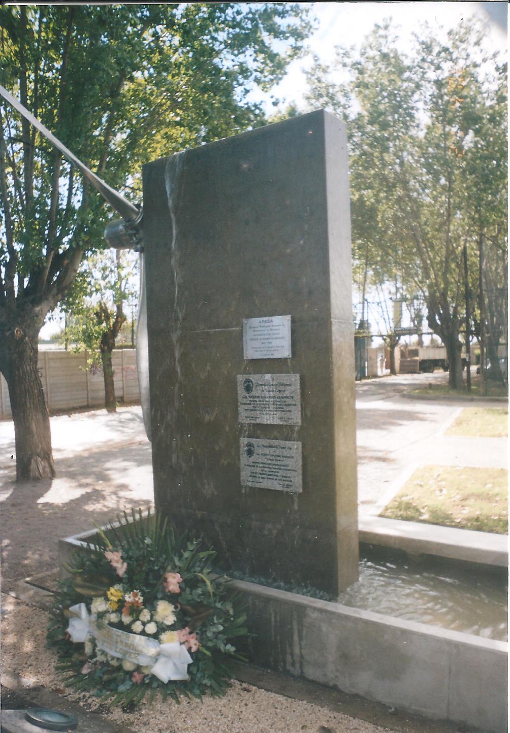 Monumento Almonacid-V.Lopez 21.06.2006 (32)